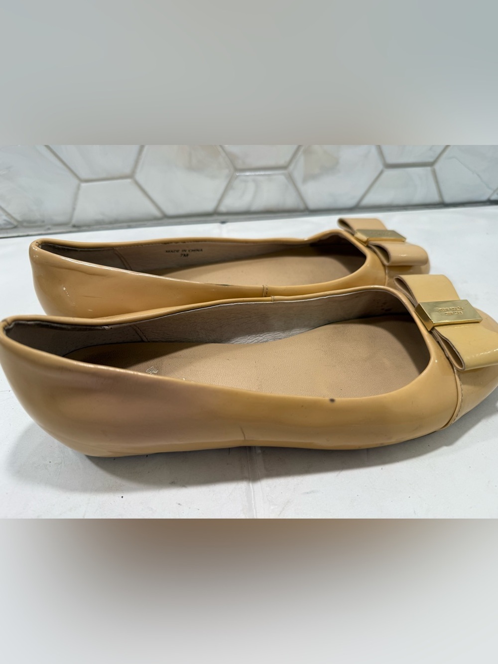 Kate Spade New York Nude Ballet Flats Shoes Bow Gold Size 7M Patent Leather - Picture 5 of 10